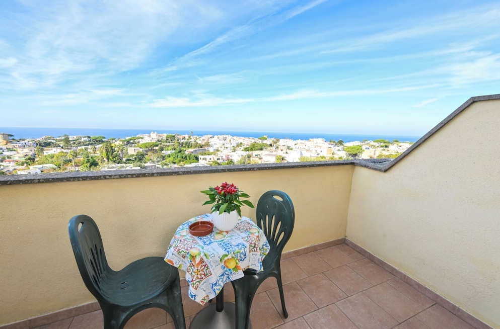 Vacanza Benessere Agosto Ischia lastminute con terme, massaggi e pacchetti mare all’Hotel Tramonto d’Oro